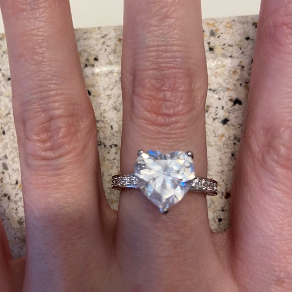 ♡New sterling silver white sapphire ring - Picture 7 of 8